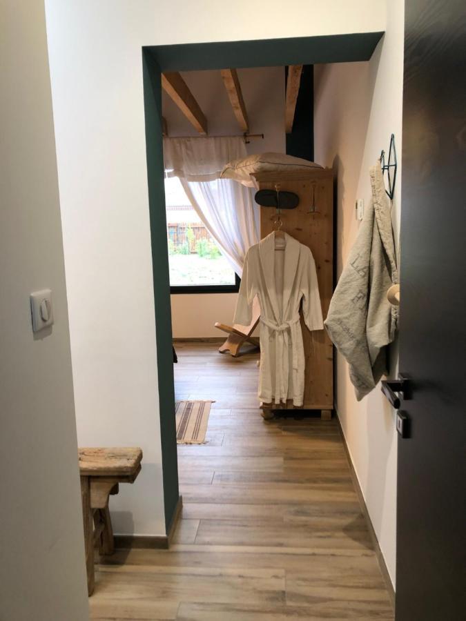 Hotel Les Ronzières à Saint-Paul-d'Uzore Extérieur photo