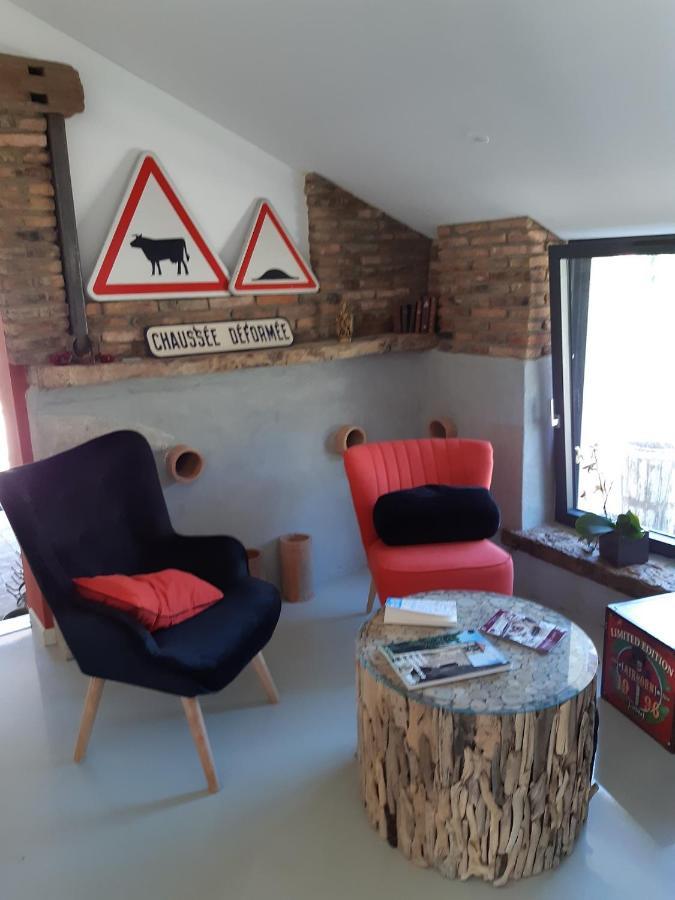 Hotel Les Ronzières à Saint-Paul-d'Uzore Extérieur photo